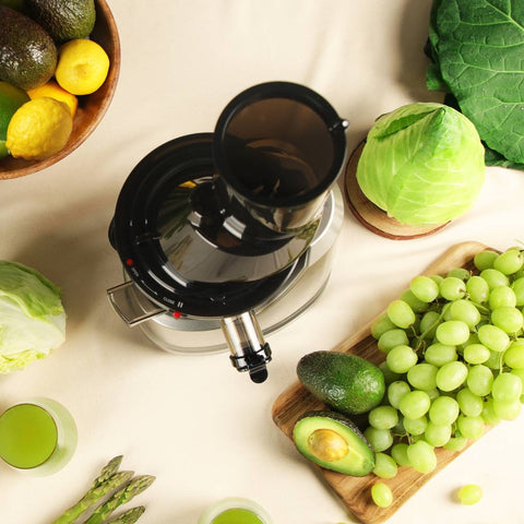 Extractor de jugo prensado en frío - Kuvings B1700 - mejor extractor de jugos, de frutas y verduras